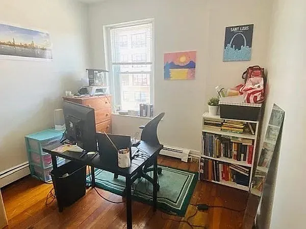 3 bed, 1.0 bath, 900 sqft, $2,775 — Photo 4