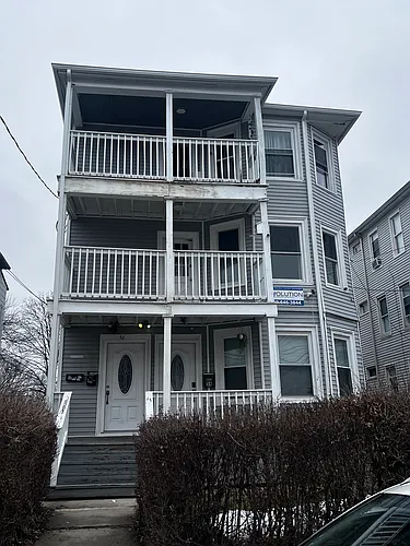 Ward Pl Photo 1