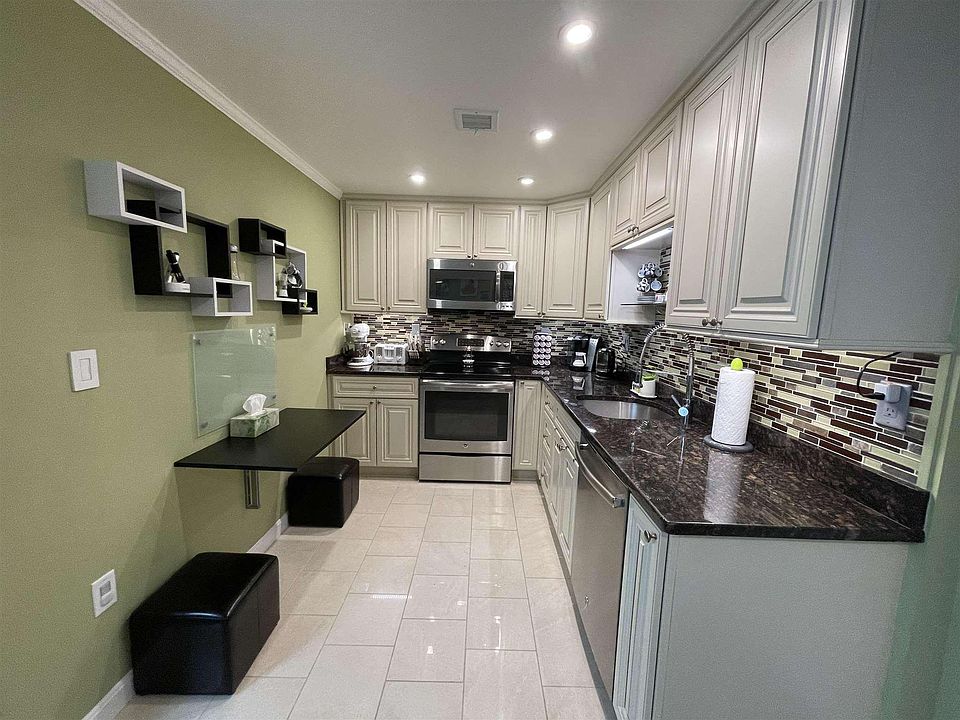 1st image of 1913 Blackstone Dr Unit 13