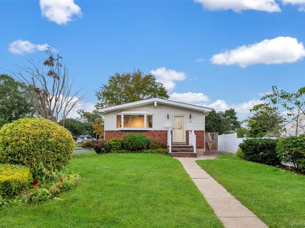 423 Westview Avenue, Deer Park, NY 11729