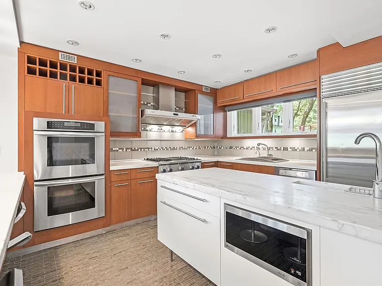 12 Seely Pl — Photo 11