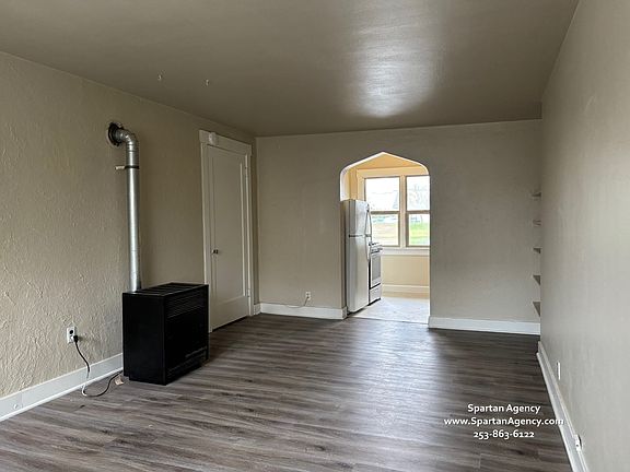 3rd image of 824 Kincaid Ave APT 3