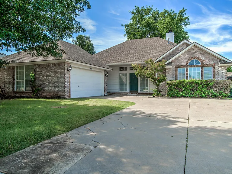 1812 Pebble Creek Blvd — Photo 5