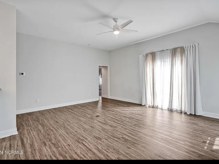 440 Pebble Shore Dr — Photo 17
