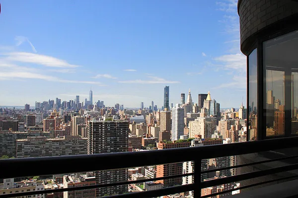 Rented by Keller Williams NYC | media 29