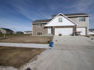 5 Olive Tree Cir, Minot, ND 58703