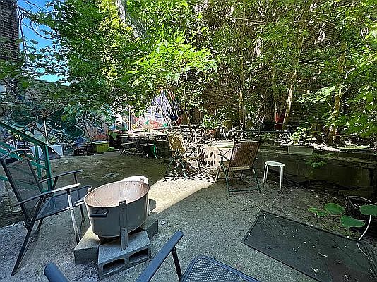 5th image of 5 Spencer Ct APT 1B