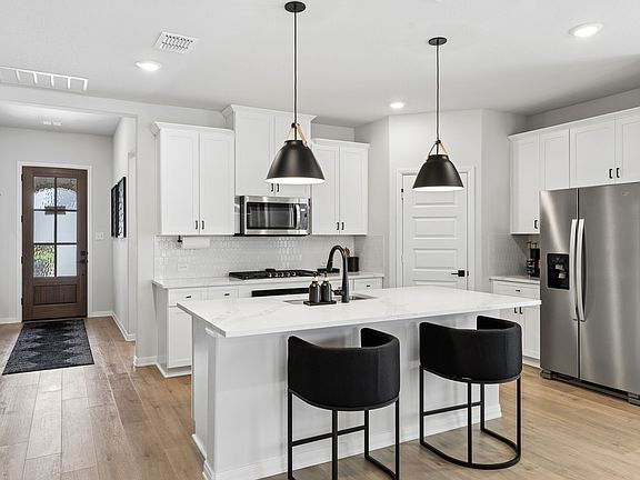 4th image of 4121 Blackbird Ave