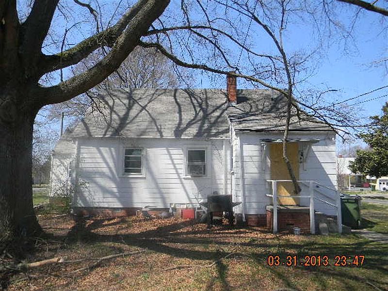 2nd image of 3225 Watson Ave