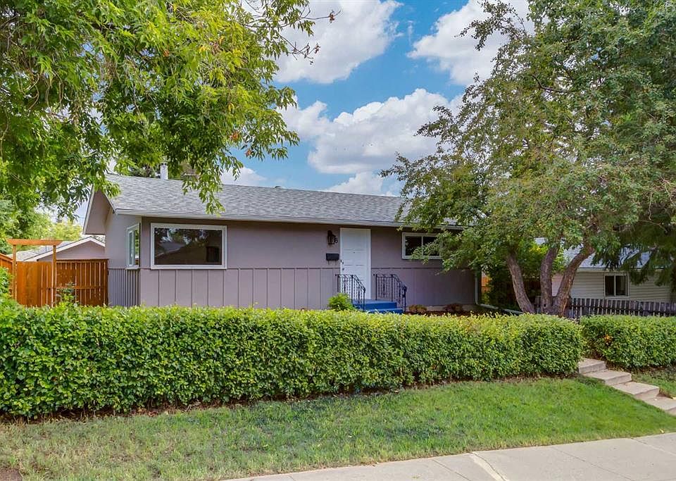 1st image of 8 S Hazelwood Cres SW