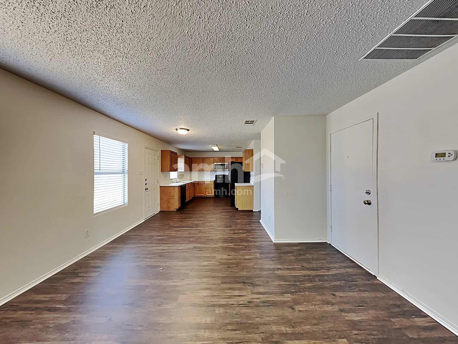 3 bed, 2.5 bath, 2276 sqft, $2,395 — Photo 4