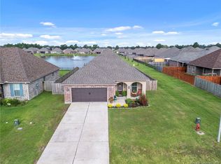 2113 Orleans Run Dr, Lake Charles, LA 70611