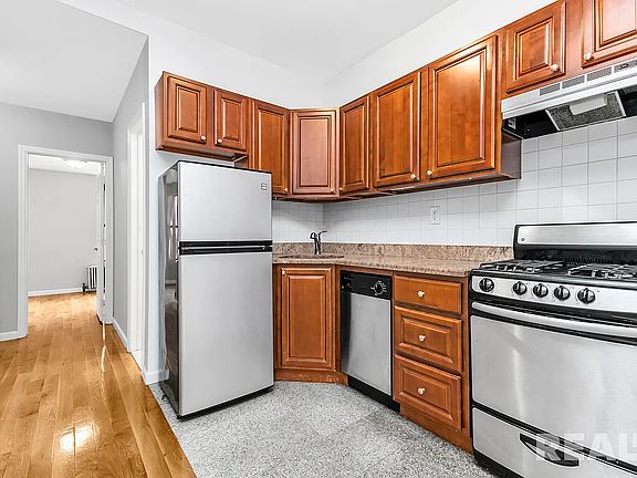 5th image of 568 Baltic St #5R