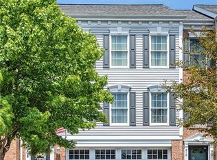 908 Montclair Dr, Coraopolis, PA 15108