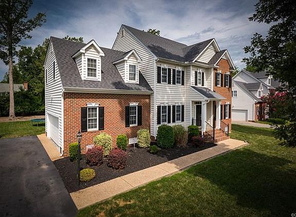 2nd image of 1009 Staples Trace Ct