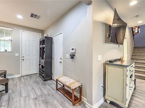 5th image of 3070 San Mamete Ave