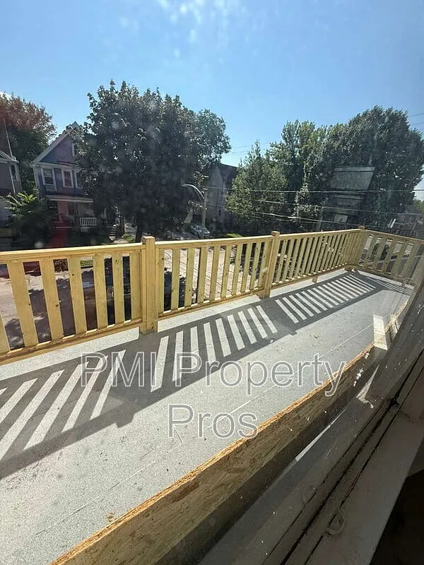 3 bed, 1.0 bath, $1,295 — Photo 3