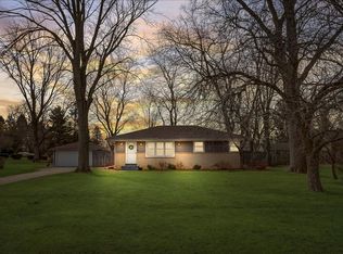 1431 E Fitzsimmons Rd, Oak Creek, WI 53154