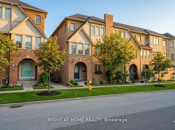 11 W Deane Park Dr #1, Toronto, ON M9B 2R5