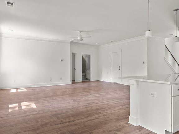 5th image of 1457 Brownswood Rd