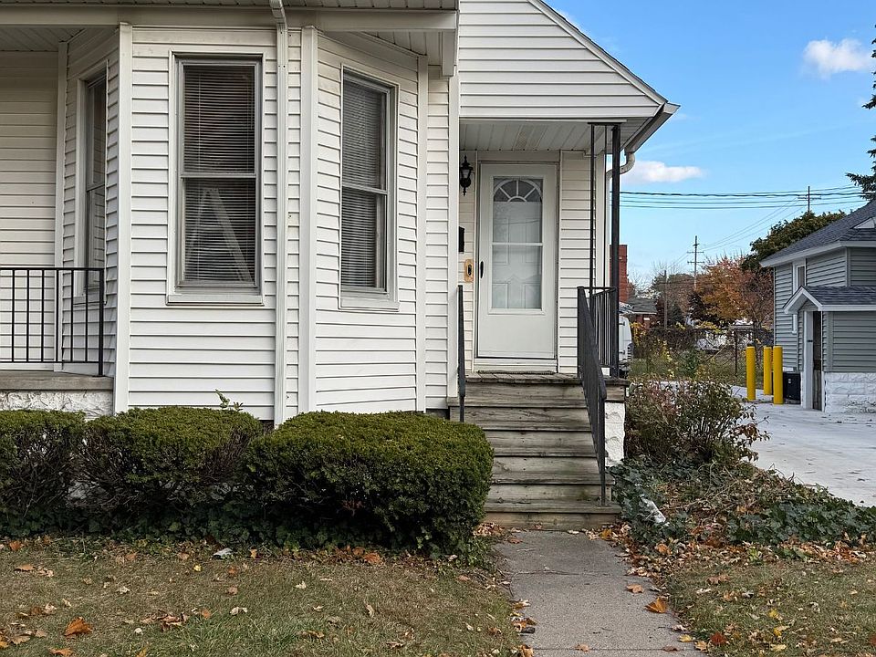 Private front porch and entrance