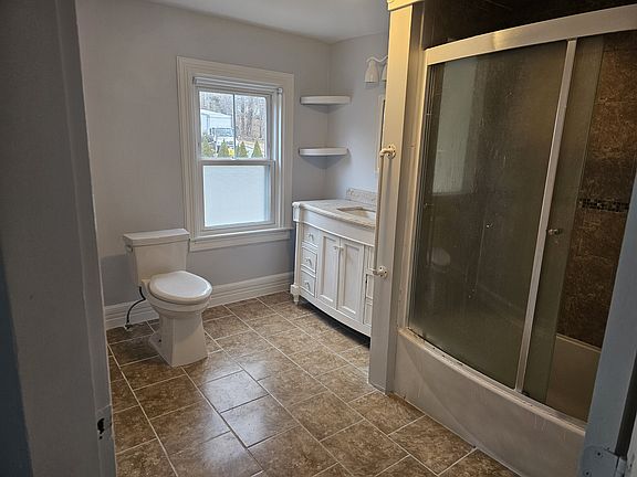 3rd image of 49 Landing Ave APT 3