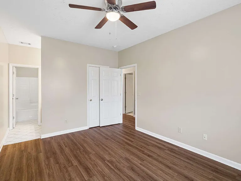501 Churchill Xing — Photo 18