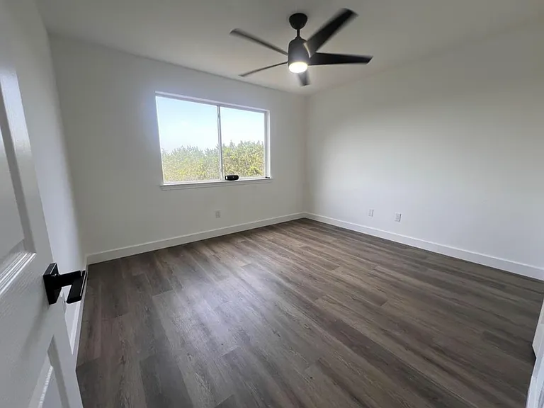 450 Shady Bluff Dr #D — Photo 9