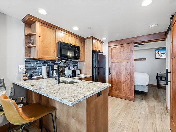 5th image of 640 Village Rd #4114