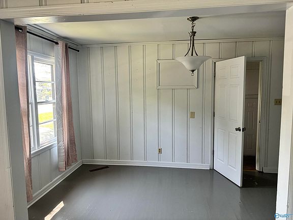 4th image of 1019 Stevens Ave NE