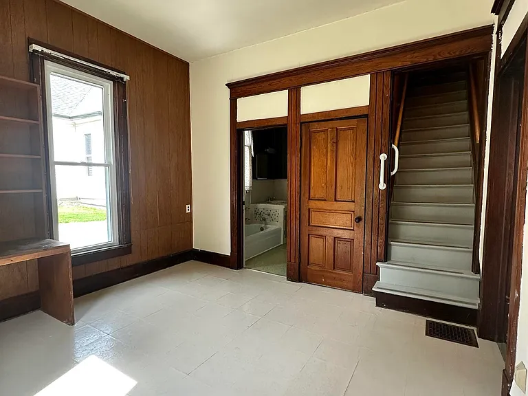 235 S Seminary St — Photo 22