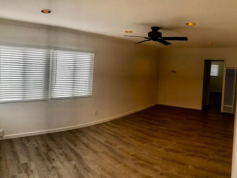 Living/dining area