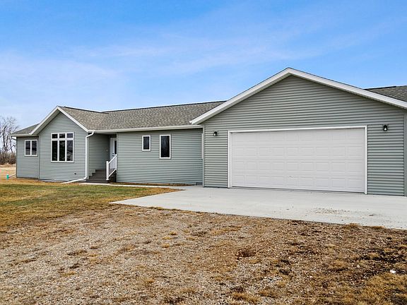2nd image of 220 Lylac Cir