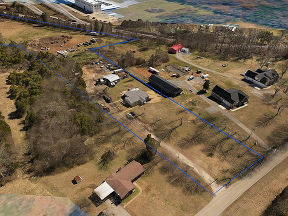 4th image of 475 Quarry Rd
