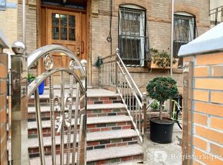 1667 Linden St, Flushing, NY 11385