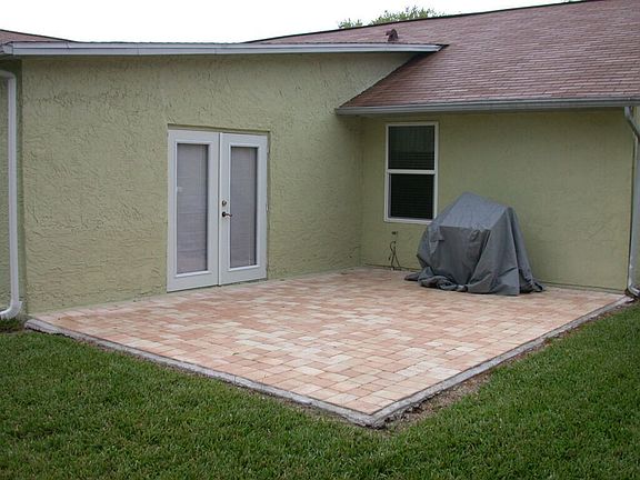 Exterior Patio w/Pavers