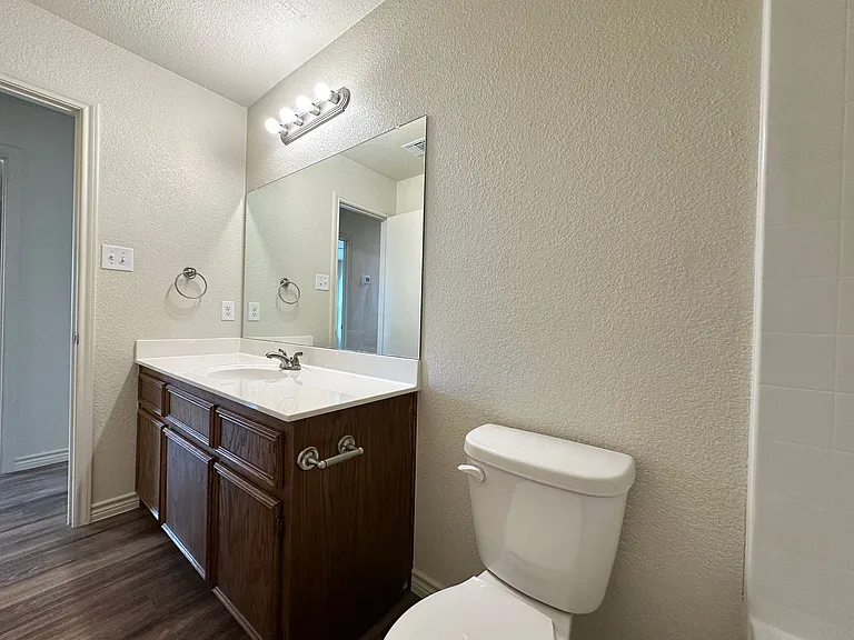 906 Childress Dr — Photo 20