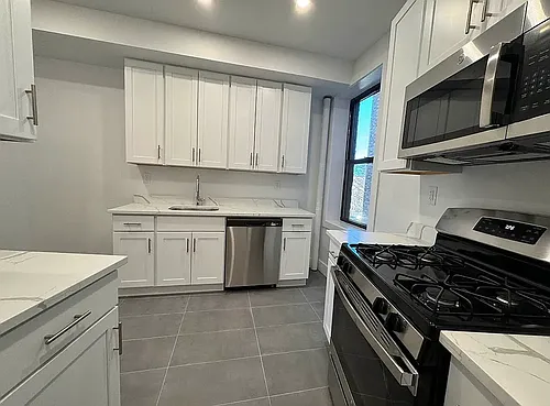 11420 Queens Blvd #3 Photo 1