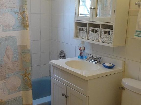 4th image of 6725 N Seeley Ave #1N