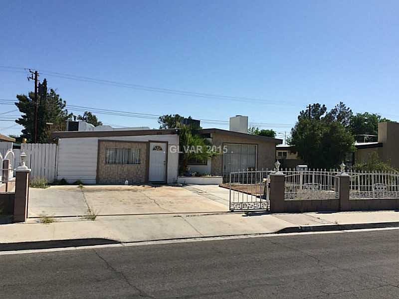 1st image of 352 Wisteria Ave