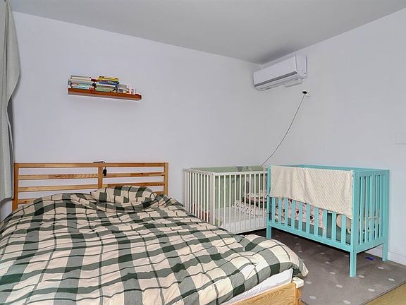 4th image of 432 2nd St APT 1