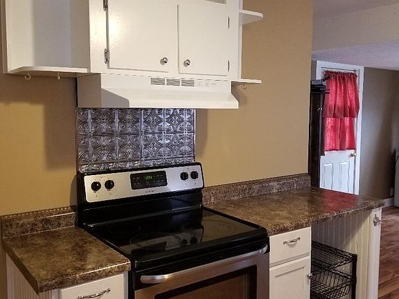 3rd image of 1267 N Jackson Ave