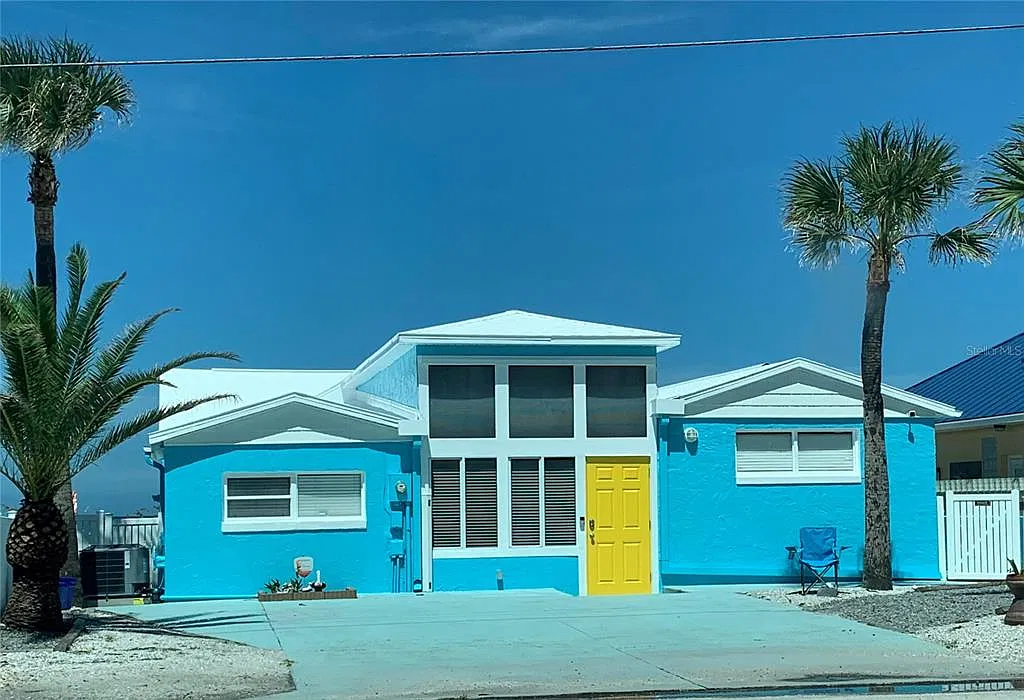 3 bed, 2.0 bath, 1654 sqft, $5,800 — Photo 1