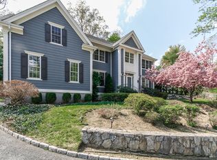 49 Old Army Rd, Scarsdale, NY 10583