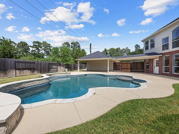 3rd image of 13146 Oakwood Manor Dr