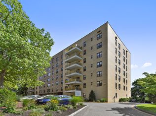 35 Stewart Pl APT 305, Mount Kisco, NY 10549
