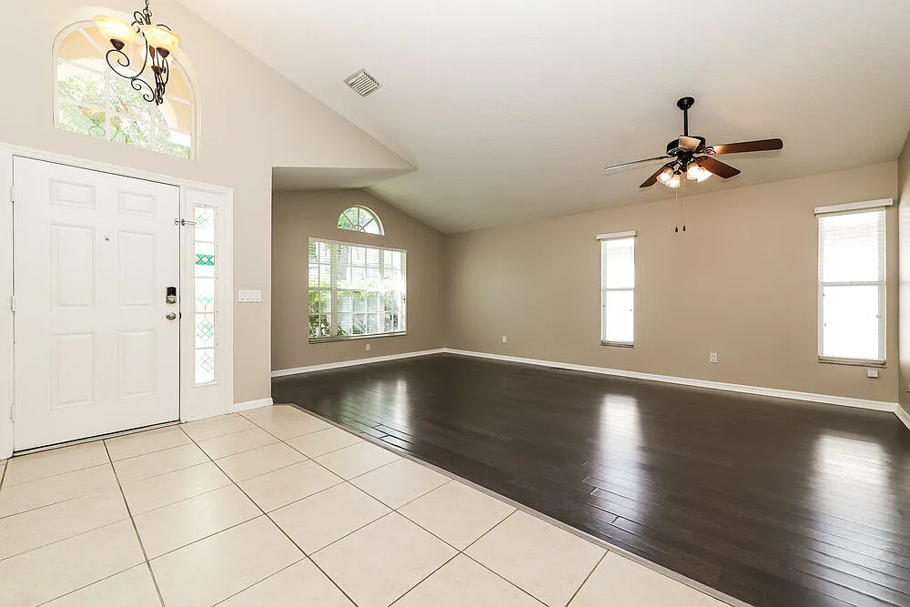4 bed, 2.0 bath, 1975 sqft, $2,740 — Photo 3