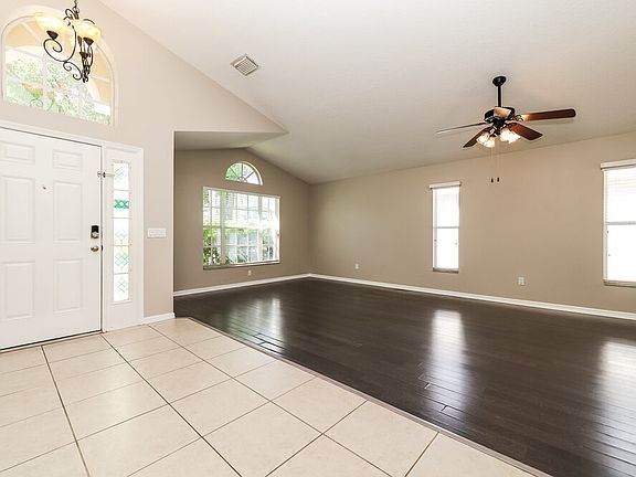 3rd image of 16820 Hawkridge Rd