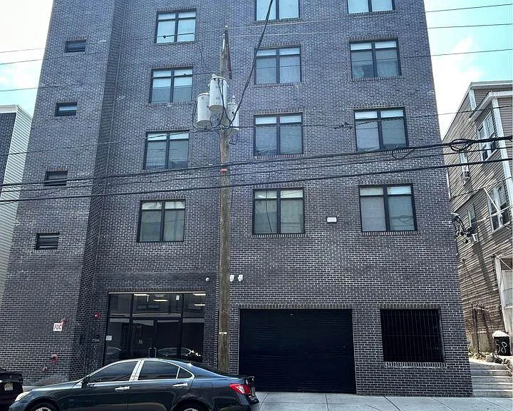 362 Hamilton Ave #502 — Photo 2