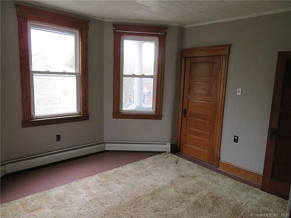 3rd image of 497 Burritt St APT 3